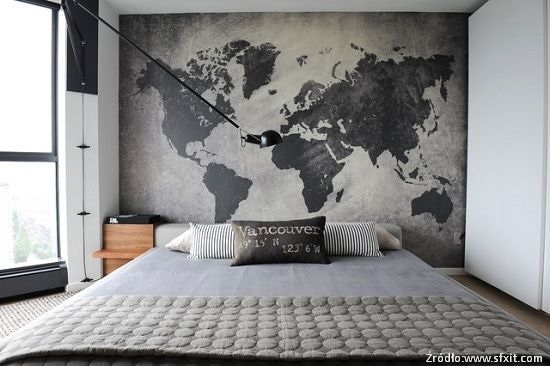 Mapa nad łóżkiem
